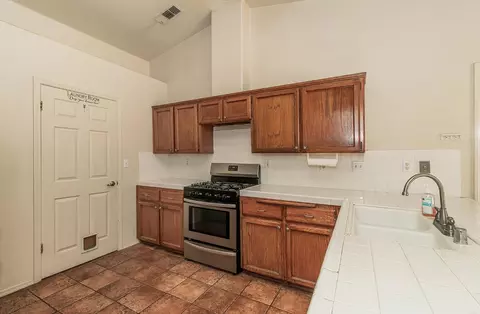 363 Janay Ct, Coalinga, CA 93210 photo 8