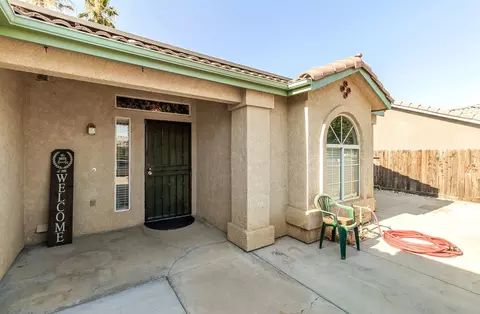 363 Janay Ct, Coalinga, CA 93210 photo 2