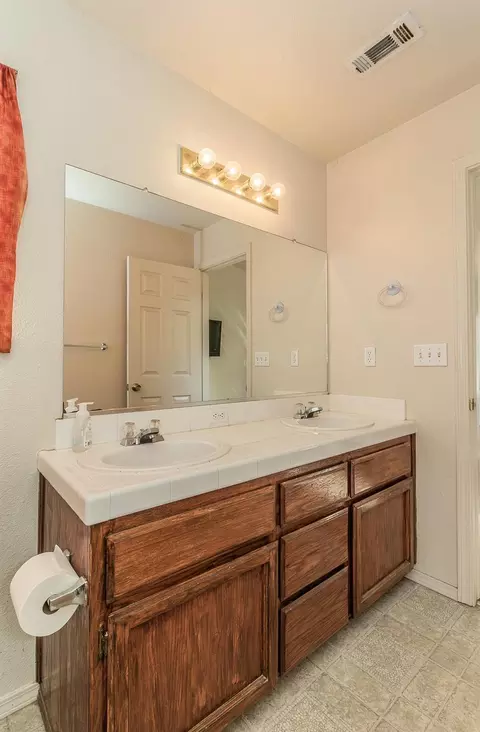 363 Janay Ct, Coalinga, CA 93210 photo 14