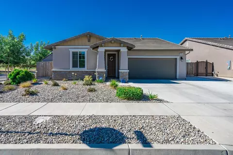 565 Ruby Dr, Lemoore, CA 93245 photo 2