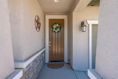 565 Ruby Dr, Lemoore, CA 93245 photo 3