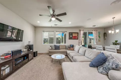 565 Ruby Dr, Lemoore, CA 93245 photo 6