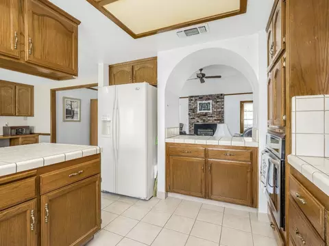 581 E Ash Ave, Hanford, CA 93230 photo 11
