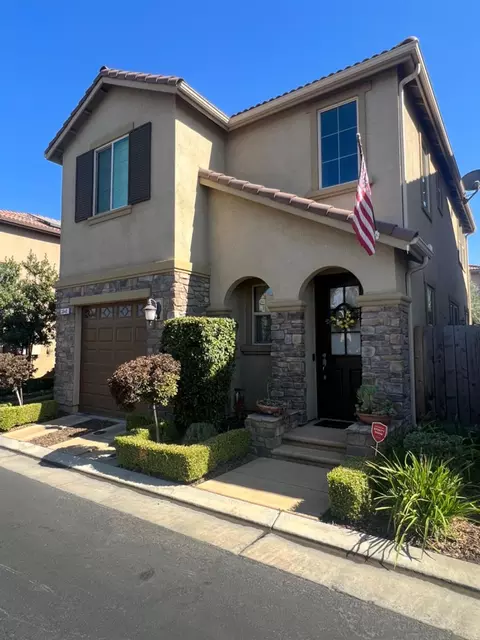 3040 Glacier Ln, Clovis, CA 93619 photo 2