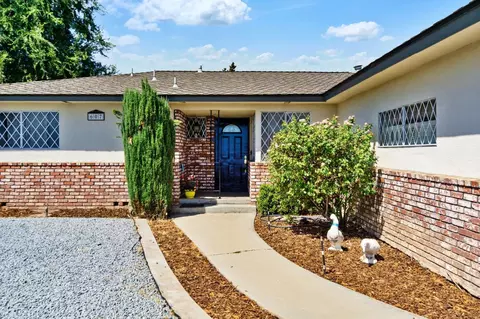 607 W San Jose Ave, Clovis, CA 93612 photo 5