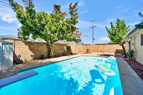 607 W San Jose Ave, Clovis, CA 93612 photo 3