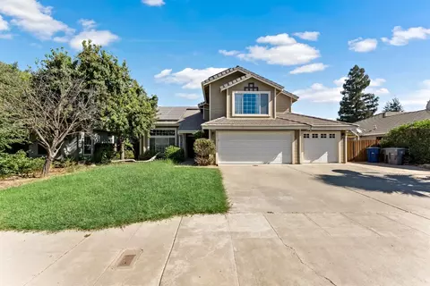2143 Cromwell Ave, Clovis, CA 93611 photo 1