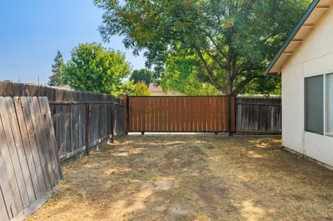 509 Deerwood Dr, Madera, CA 93637 photo 21