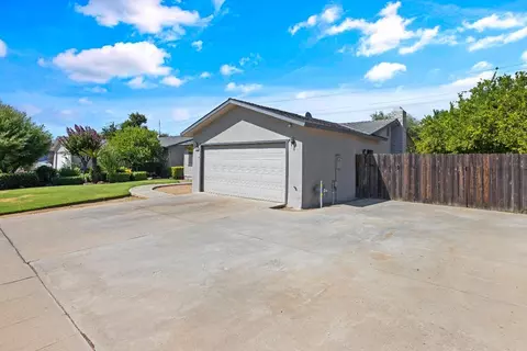 2880 Claremont Ave, Clovis, CA 93611 photo 3