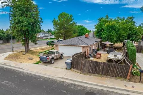 2467 Sierra Ave, Clovis, CA 93611 photo 28