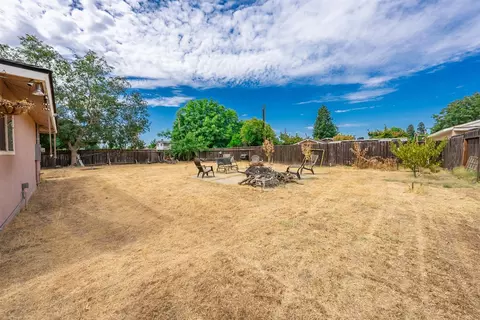 2467 Sierra Ave, Clovis, CA 93611 photo 21