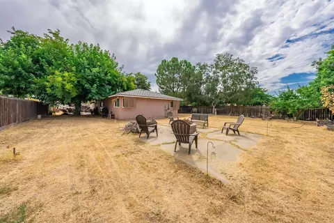 2467 Sierra Ave, Clovis, CA 93611 photo 22