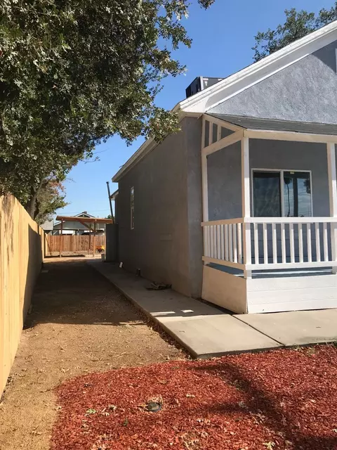 230 E Ivy St, Hanford, CA 93230 photo 6