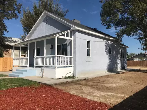 230 E Ivy St, Hanford, CA 93230 photo 2