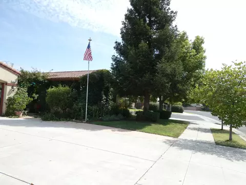 973 Ryan Ave, Clovis, CA 93611 photo 2