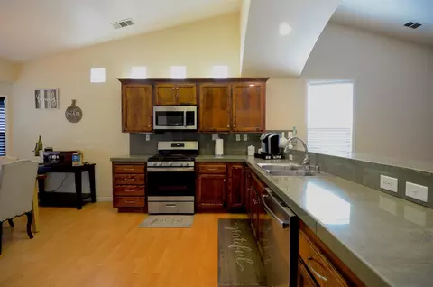 2607 Hillcrest St, Selma, CA 93662 photo 4