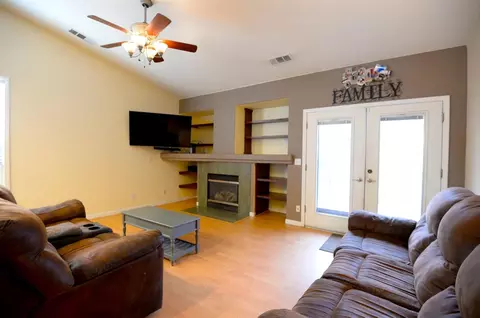 2607 Hillcrest St, Selma, CA 93662 photo 6