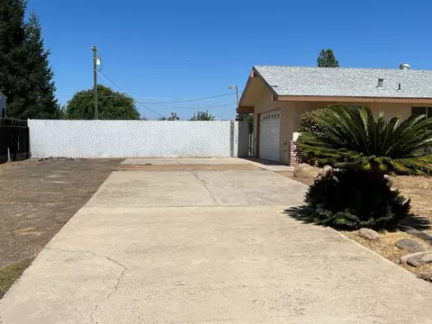 26285 Haley Way, Madera, CA 93638 photo 2