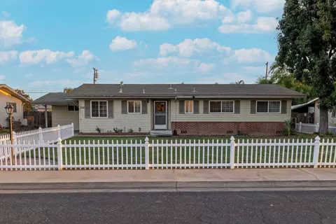 358 W Wayside Dr, Dinuba, CA 93618 photo 1