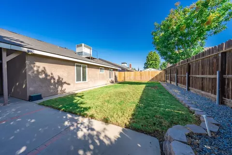 1410 Pine Dr, Lemoore, CA 93245 photo 27
