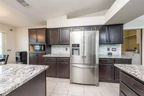 1410 Pine Dr, Lemoore, CA 93245 photo 14