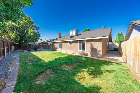 1410 Pine Dr, Lemoore, CA 93245 photo 28