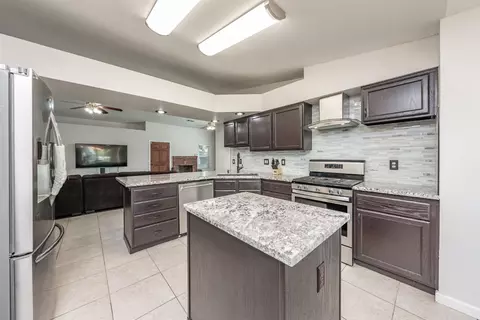 1410 Pine Dr, Lemoore, CA 93245 photo 15