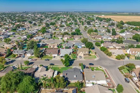 1410 Pine Dr, Lemoore, CA 93245 photo 36