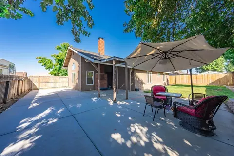 1410 Pine Dr, Lemoore, CA 93245 photo 26