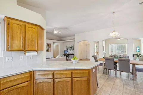 15826 W Middleton Ave, Kerman, CA 93630 photo 10