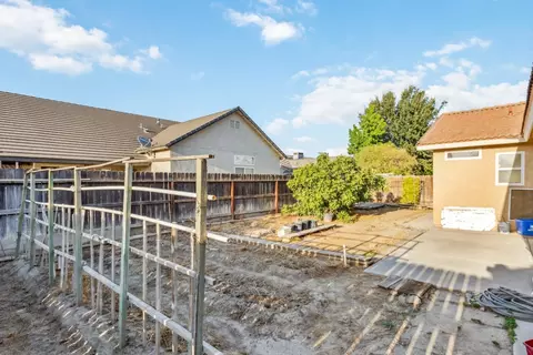 15826 W Middleton Ave, Kerman, CA 93630 photo 28