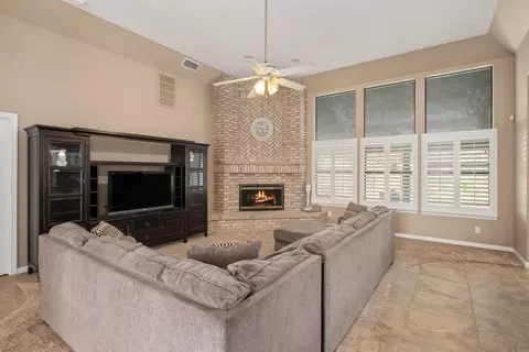 3151 Magnolia Ave, Clovis, CA 93611 photo 8