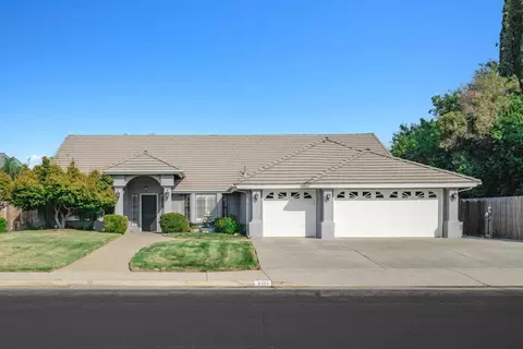 3151 Magnolia Ave, Clovis, CA 93611 photo 1