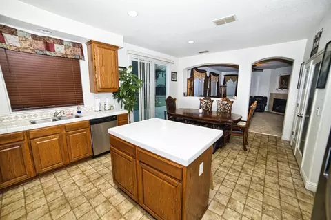 804 Pear St, Madera, CA 93638 photo 8