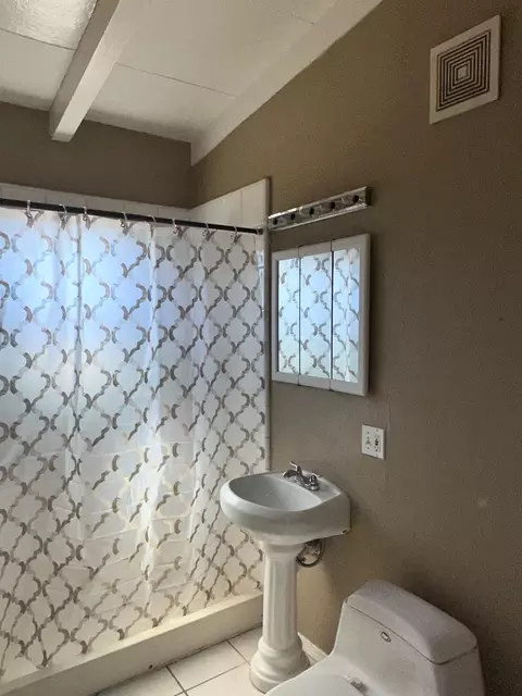 224 E San Mateo St, Avenal, CA 93204 photo 5