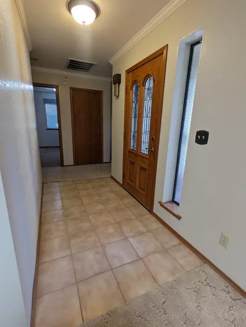 129 Queen Ln, Madera, CA 93637 photo 3