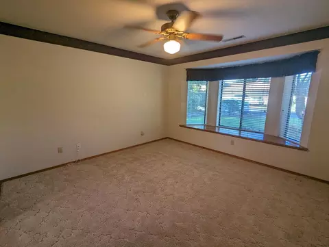 129 Queen Ln, Madera, CA 93637 photo 13