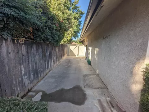 129 Queen Ln, Madera, CA 93637 photo 28