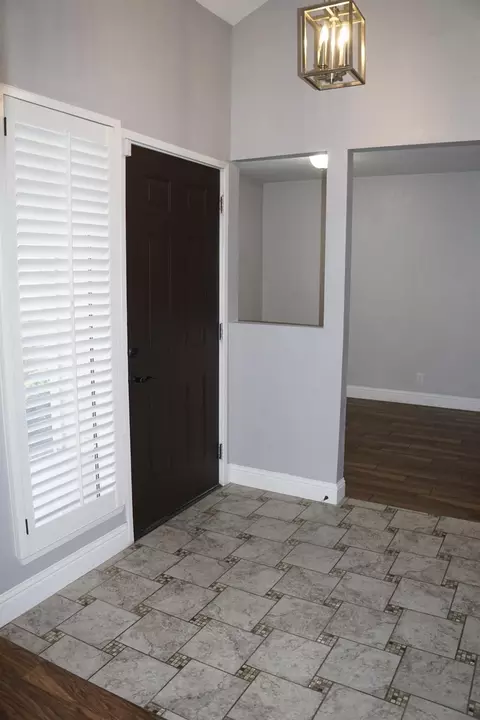 147 W Pilgrim Ln, Clovis, CA 93612 photo 5