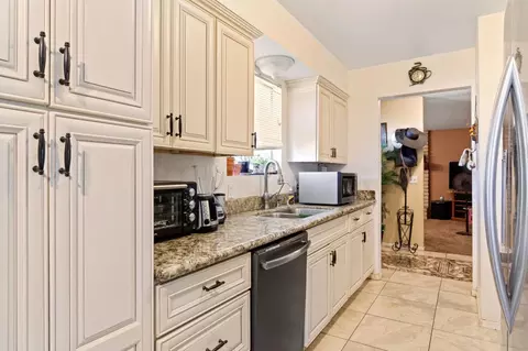 37058 Cloverleaf Ave, Madera, CA 93636 photo 8