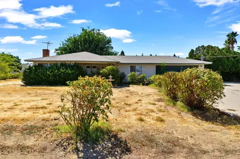 37058 Cloverleaf Ave, Madera, CA 93636 photo 2