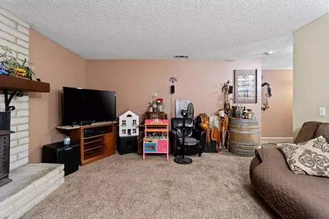 37058 Cloverleaf Ave, Madera, CA 93636 photo 6