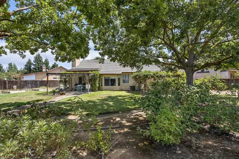 10442 E Greenbury Way, Clovis, CA 93619 photo 3