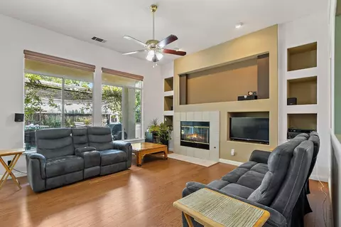 10442 E Greenbury Way, Clovis, CA 93619 photo 9