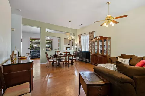 10442 E Greenbury Way, Clovis, CA 93619 photo 4