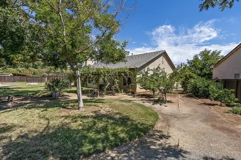 10442 E Greenbury Way, Clovis, CA 93619 photo 17