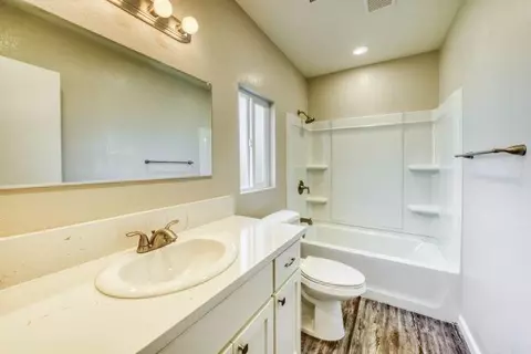 405 N Dickey Ave, Dinuba, CA 93618 photo 9