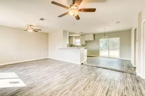 405 N Dickey Ave, Dinuba, CA 93618 photo 2