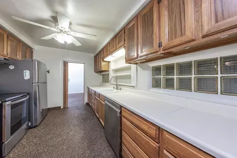 351 Walnut St, Lemoore, CA 93245 photo 9