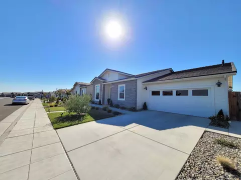 472 Capstone Way, Madera, CA 93636 photo 1